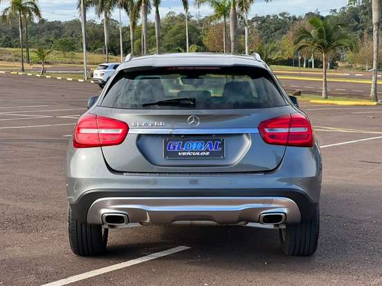 MERCEDES-BENZ-GLA 200-1.6 CGI ADVANCE 16V TURBO FLEX 4P AUTOMÁTICO MERCEDES-BENZ-GLA 200-2014