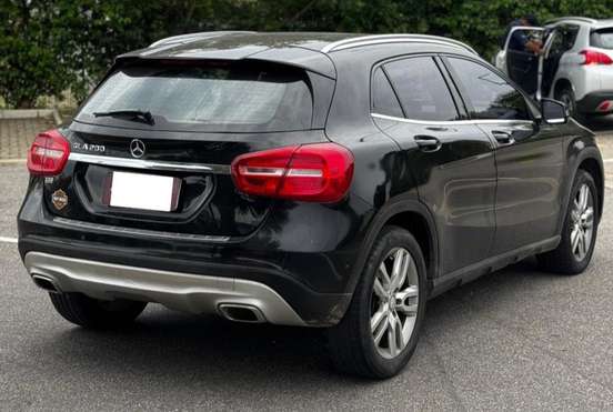 MERCEDES-BENZ-GLA 200-2015