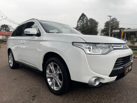 MITSUBISHI-OUTLANDER-2013