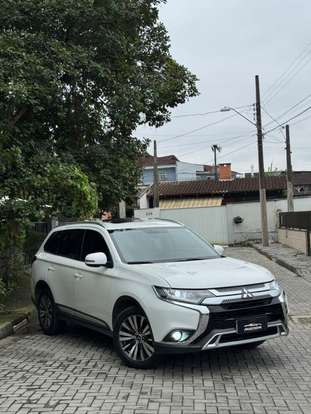 MITSUBISHI-OUTLANDER-2018
