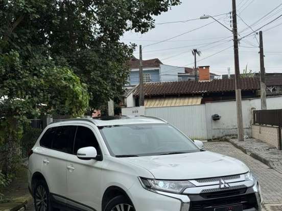 MITSUBISHI-OUTLANDER-2.0 MIVEC GASOLINA HPE AUTOMÁTICO MITSUBISHI-OUTLANDER-2018