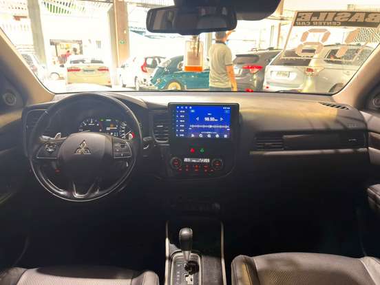 MITSUBISHI-OUTLANDER-2.2 4X4 16V DIESEL 4P AUTOMÁTICO MITSUBISHI-OUTLANDER-2018