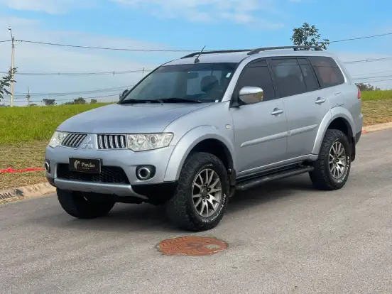 MITSUBISHI-PAJERO-2009