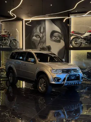 MITSUBISHI PAJERO DAKAR 3.5 HPE 7 LUGARES 4X4 V6 24V FLEX 4P AUTOMÁTICO MITSUBISHI PAJERO DAKAR 3.5 HPE 7 LUGARES 4X4 V6 24V FLEX 4P AUTOMÁTICO