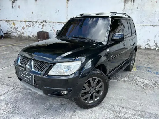 MITSUBISHI PAJERO TR4 2.0 4X4 16V 140CV FLEX 4P AUTOMÁTICO MITSUBISHI PAJERO TR4 2.0 4X4 16V 140CV FLEX 4P AUTOMÁTICO