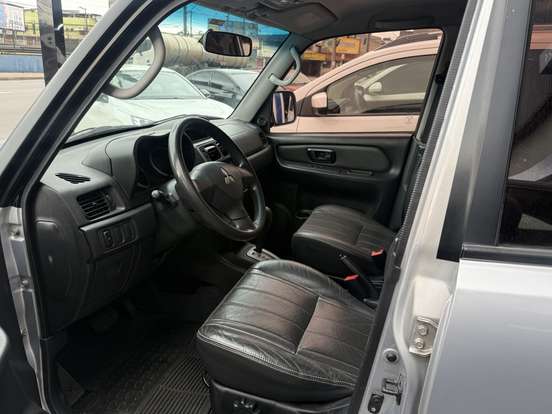 MITSUBISHI-PAJERO TR4-2013