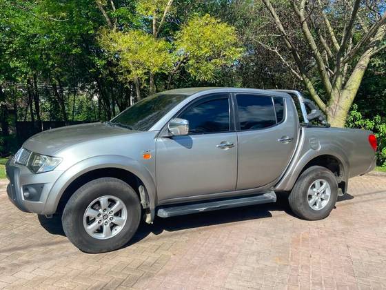 MITSUBISHI L200 TRITON 3.2 HPE 4X4 CD 16V TURBO INTERCOOLER DIESEL 4P AUTOMÁTICO