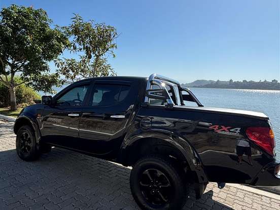 MITSUBISHI-L200-3.5 SPORT HPE 4X4 V6 24V FLEX 4P AUTOMÁTICO MITSUBISHI-L200-2011