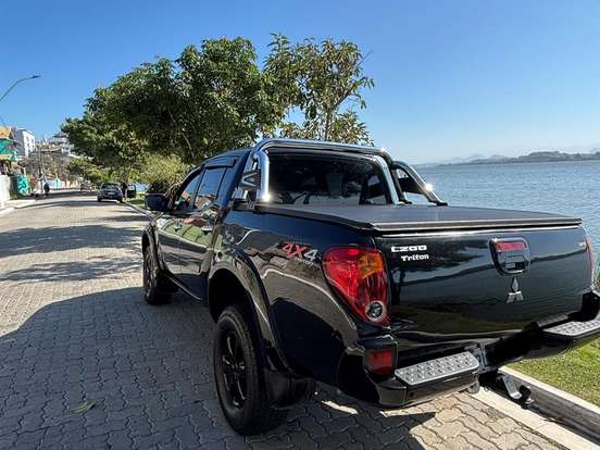 MITSUBISHI-L200-3.5 SPORT HPE 4X4 V6 24V FLEX 4P AUTOMÁTICO MITSUBISHI-L200-2011