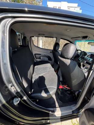 MITSUBISHI-L200-2011