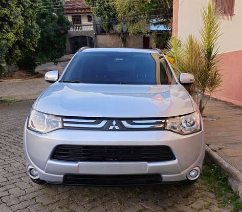 MITSUBISHI-OUTLANDER-2014