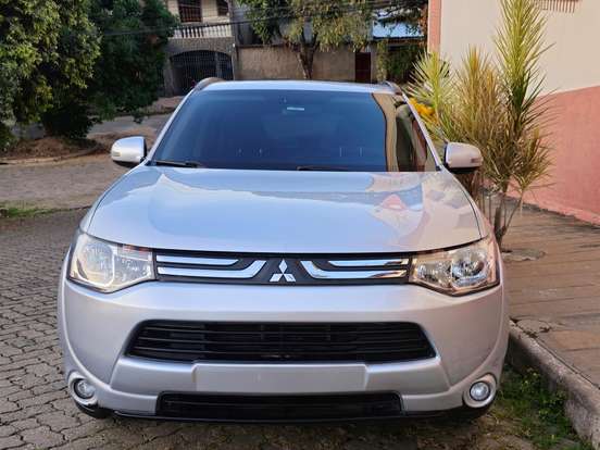 MITSUBISHI-OUTLANDER-2.0 16V GASOLINA 4P AUTOMÁTICO MITSUBISHI-OUTLANDER-2014