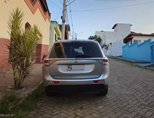 MITSUBISHI-OUTLANDER-2.0 16V GASOLINA 4P AUTOMÁTICO MITSUBISHI-OUTLANDER-2014