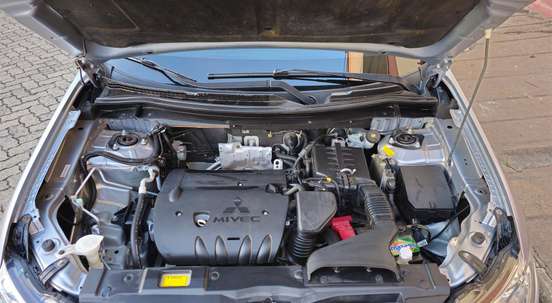 MITSUBISHI-OUTLANDER-2.0 16V GASOLINA 4P AUTOMÁTICO MITSUBISHI-OUTLANDER-2014
