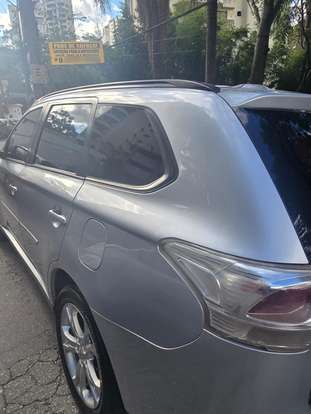 MITSUBISHI-OUTLANDER-2.0 16V GASOLINA 4P AUTOMÁTICO MITSUBISHI-OUTLANDER-2014