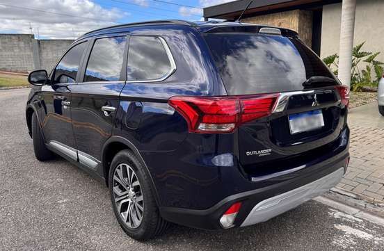 MITSUBISHI-OUTLANDER-2015