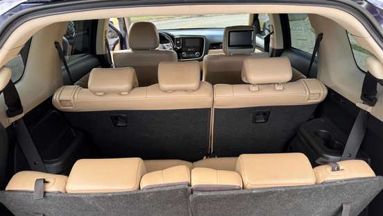 MITSUBISHI-OUTLANDER-3.0 GT 4X4 V6 24V GASOLINA 4P AUTOMÁTICO MITSUBISHI-OUTLANDER-2015