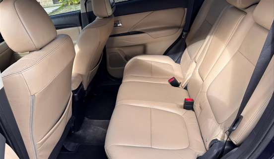 MITSUBISHI-OUTLANDER-3.0 GT 4X4 V6 24V GASOLINA 4P AUTOMÁTICO MITSUBISHI-OUTLANDER-2015