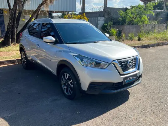 NISSAN KICKS 1.6 16V FLEXSTART S 4P MANUAL NISSAN KICKS 1.6 16V FLEXSTART S 4P MANUAL