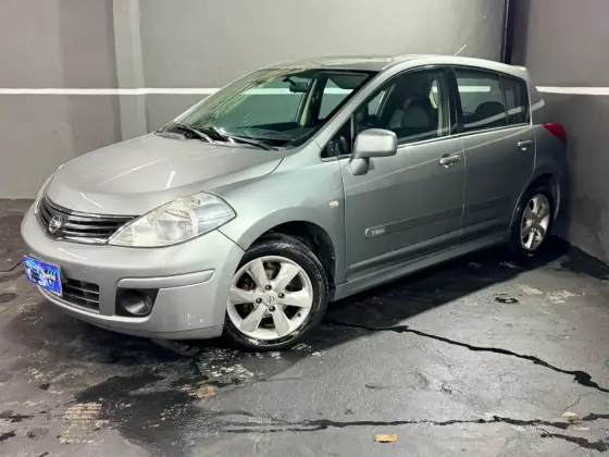 NISSAN TIIDA 1.8 SL 16V FLEX 4P MANUAL NISSAN TIIDA 1.8 SL 16V FLEX 4P MANUAL