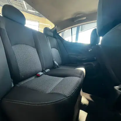 NISSAN-VERSA-2019