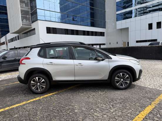 PEUGEOT-2008-2019