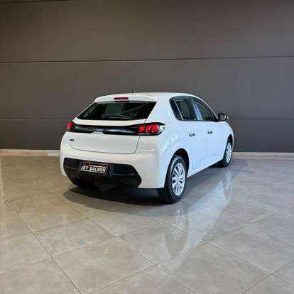 PEUGEOT-208-2023