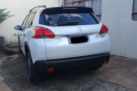 PEUGEOT-2008-2021