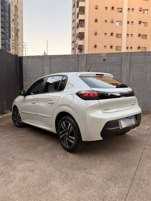 PEUGEOT-208-2023