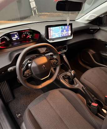 PEUGEOT-208-2023