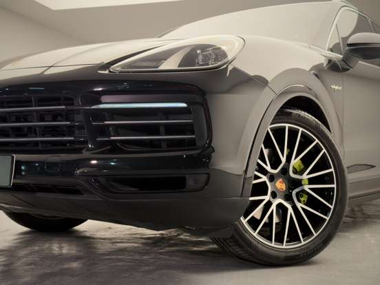 PORSCHE-CAYENNE-2019