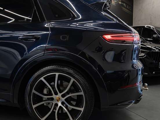 PORSCHE-CAYENNE-2019