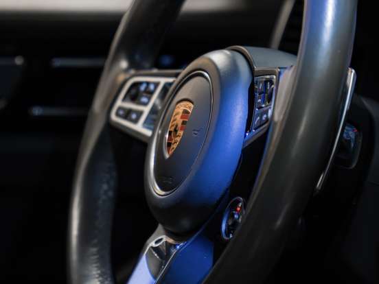 PORSCHE-CAYENNE-2019