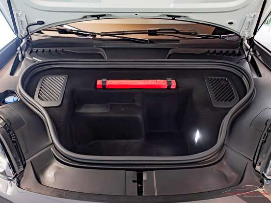 PORSCHE-MACAN-2024