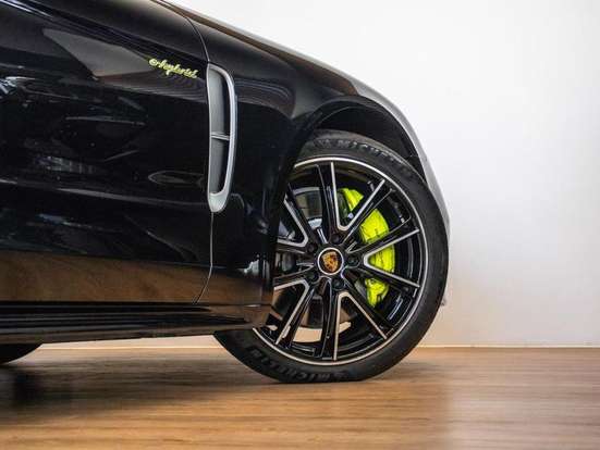 PORSCHE-PANAMERA-2022