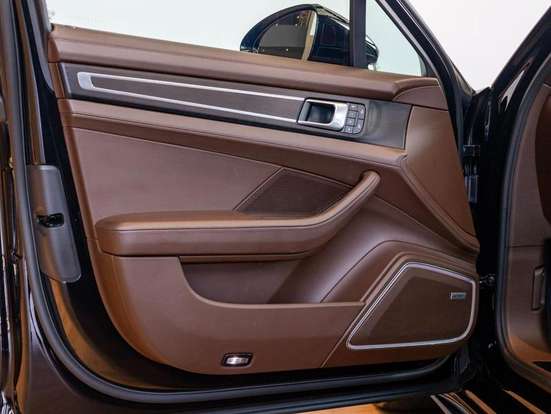 PORSCHE-PANAMERA-2022
