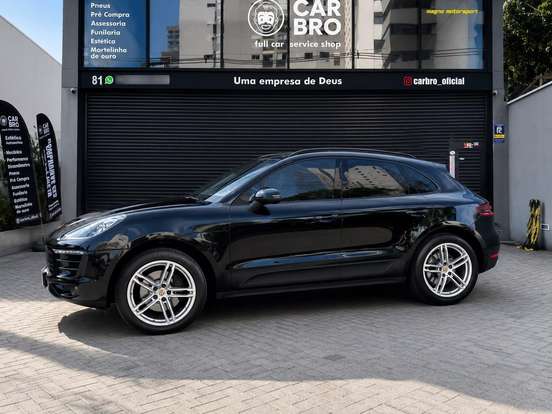 PORSCHE-MACAN-2016