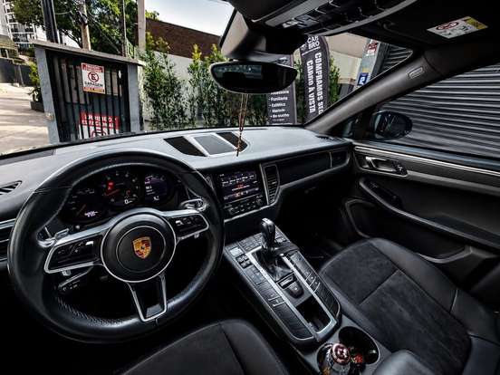 PORSCHE-MACAN-2016