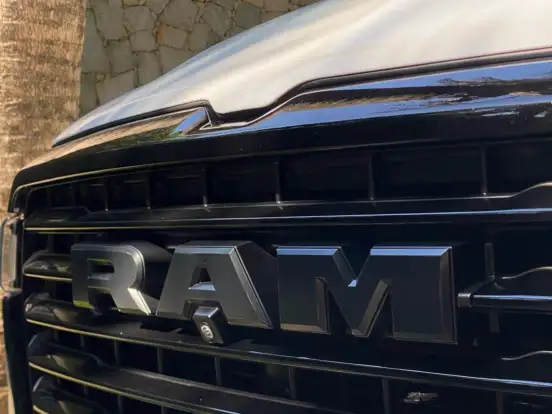 RAM-1500-3.0 HURRICANE 6 BITURBO GASOLINA LARAMIE NIGHT EDITION CD 4X4 AUTOMÁTICO RAM-1500-2024