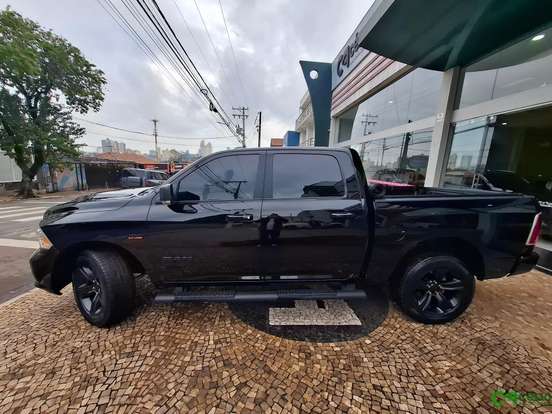 RAM-CLASSIC-5.7 V8 GASOLINA LARAMIE NIGHT EDITION CD 4X4 AUTOMÁTICO RAM-CLASSIC-2022