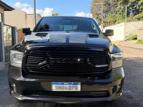 RAM-CLASSIC-5.7 V8 GASOLINA LARAMIE NIGHT EDITION CD 4X4 AUTOMÁTICO RAM-CLASSIC-2022