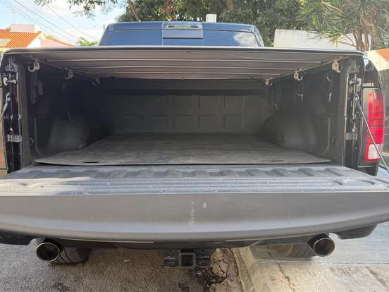 RAM-CLASSIC-5.7 V8 GASOLINA LARAMIE NIGHT EDITION CD 4X4 AUTOMÁTICO RAM-CLASSIC-2022