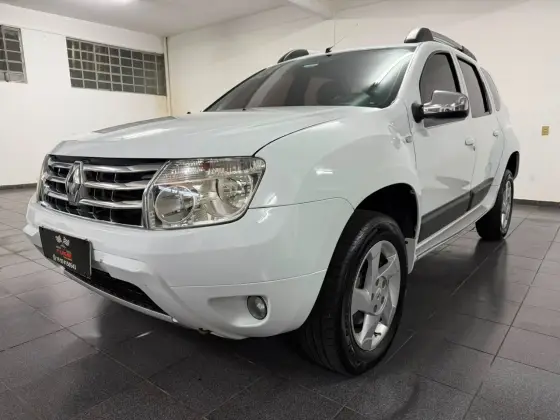 RENAULT DUSTER 2.0 DYNAMIQUE 4X2 16V FLEX 4P AUTOMÁTICO