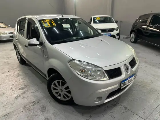 RENAULT SANDERO 1.0 EXPRESSION 16V FLEX 4P MANUAL RENAULT SANDERO 1.0 EXPRESSION 16V FLEX 4P MANUAL