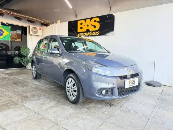 RENAULT SANDERO 1.0 EXPRESSION 16V FLEX 4P MANUAL RENAULT SANDERO 1.0 EXPRESSION 16V FLEX 4P MANUAL