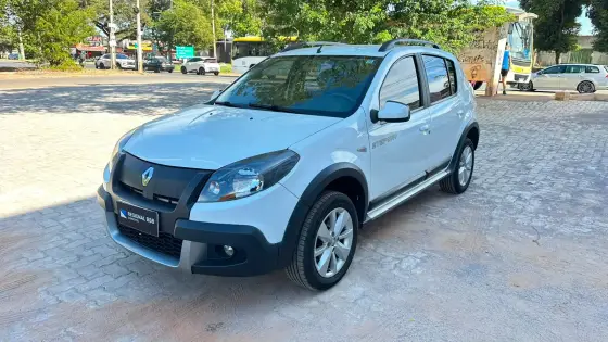 RENAULT SANDERO 1.6 STEPWAY 16V FLEX 4P AUTOMÁTICO