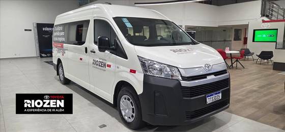 TOYOTA HIACE 2.8 D-4D TURBO DIESEL MINIBUS 15+1 DX AUTOMÁTICO