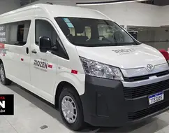 TOYOTA HIACE 2.8 D-4D TURBO DIESEL MINIBUS 15+1 DX AUTOMÁTICO TOYOTA HIACE 2.8 D-4D TURBO DIESEL MINIBUS 15+1 DX AUTOMÁTICO