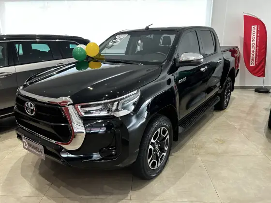 TOYOTA HILUX 2.8 D-4D TURBO DIESEL CD SRV 4X4 AUTOMÁTICO TOYOTA HILUX 2.8 D-4D TURBO DIESEL CD SRV 4X4 AUTOMÁTICO