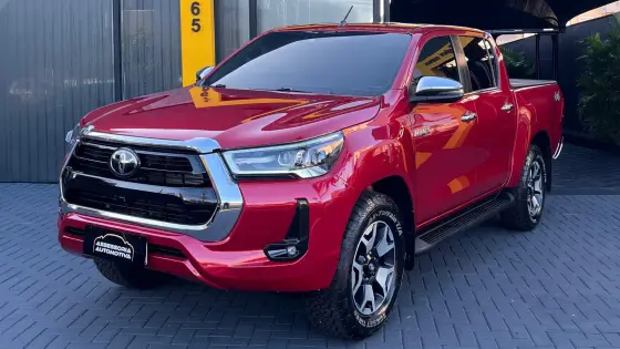 TOYOTA HILUX 2.8 D-4D TURBO DIESEL CD SRX 4X4 AUTOMÁTICO TOYOTA HILUX 2.8 D-4D TURBO DIESEL CD SRX 4X4 AUTOMÁTICO